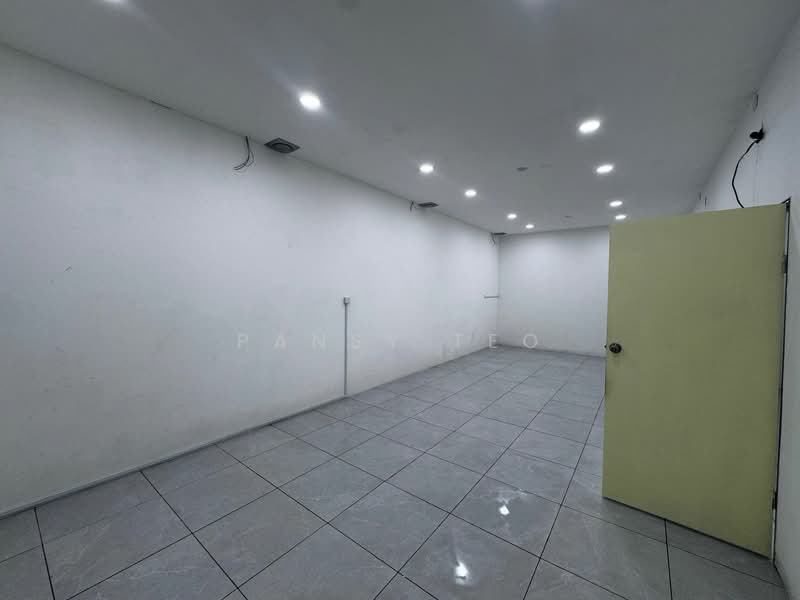 Shop for Rent in Taman Pelangi (Johor Bahru) - Pansy Teo - Interior - PropertyGuru.com.my