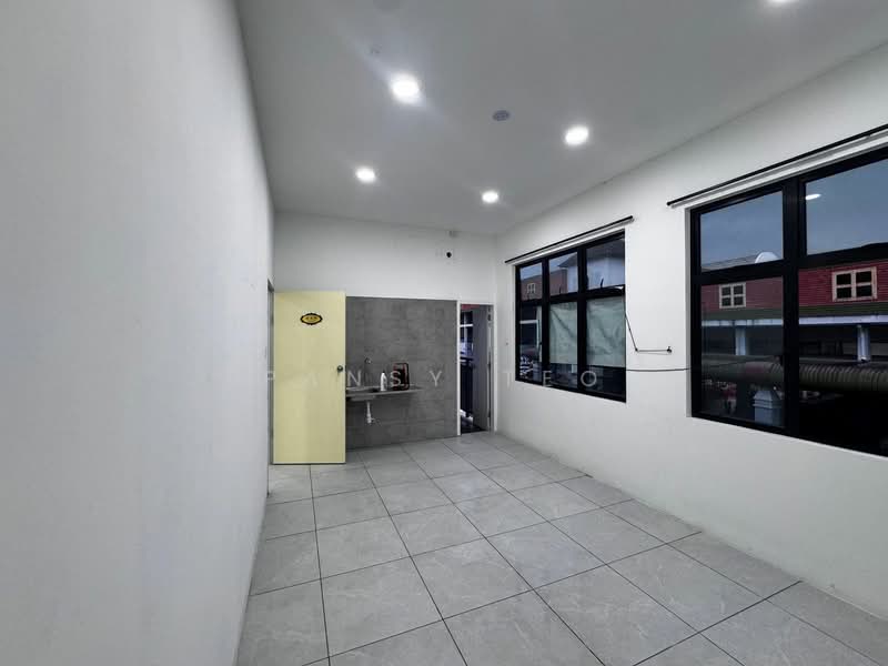 Shop for Rent in Taman Pelangi (Johor Bahru) - Pansy Teo - Interior - PropertyGuru.com.my
