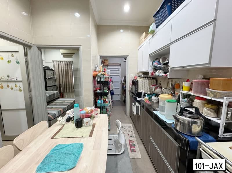 1-storey Terraced House for Sale in Bandar Bukit Raja (Klang) - Tom Lee - PropertyGuru.com.my