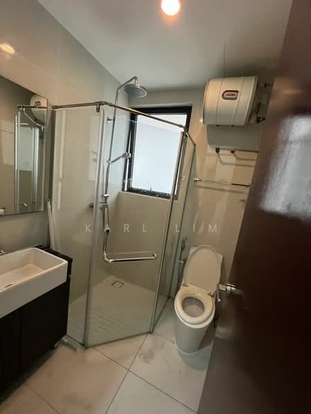 Amberside @ Country Garden Danga Bay untuk Untuk Disewa - RM 2,400 /bulan, Apr 2026 - Bathroom - PropertyGuru.com.my