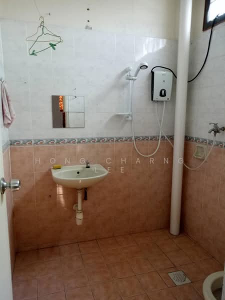 2-storey Terraced House for Rent in Johor Bahru (Johor) - Hong Charng Lee - Bathroom - PropertyGuru.com.my