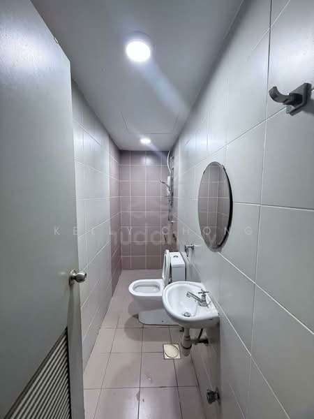 Service Residence for Sale at DK Senza - Kelly Chong - Bathroom - PropertyGuru.com.my