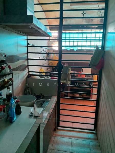 3-storey Terraced House for Sale in Jalan Klang Lama (Old Klang Road) (Kuala Lumpur) - Shimry Wong - Kitchen - PropertyGuru.com.my