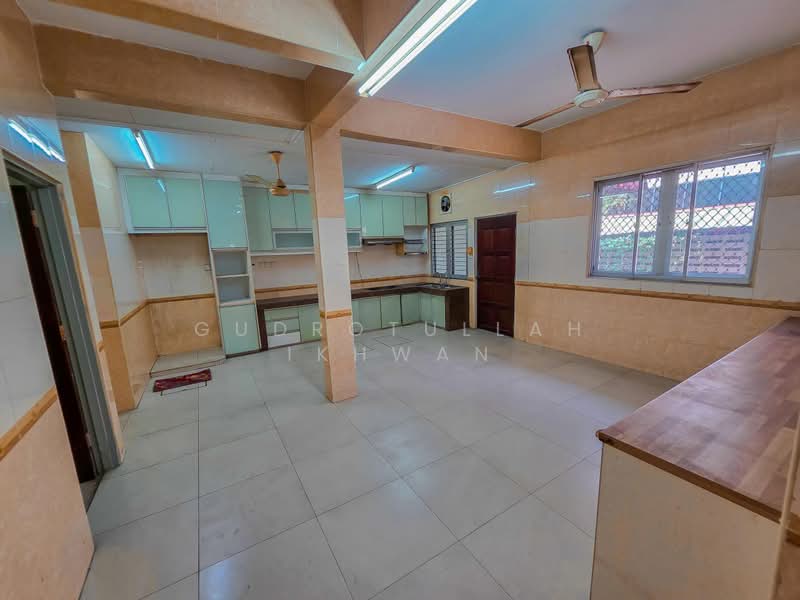 Taman Sri Reko untuk Untuk Dijual - RM 758,000, Mac 2026 - Kitchen - PropertyGuru.com.my