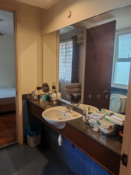 Rumah Berkembar untuk Dijual di Damansara Heights (Kuala Lumpur) - Lau Yoke Kok - Bathroom - PropertyGuru.com.my