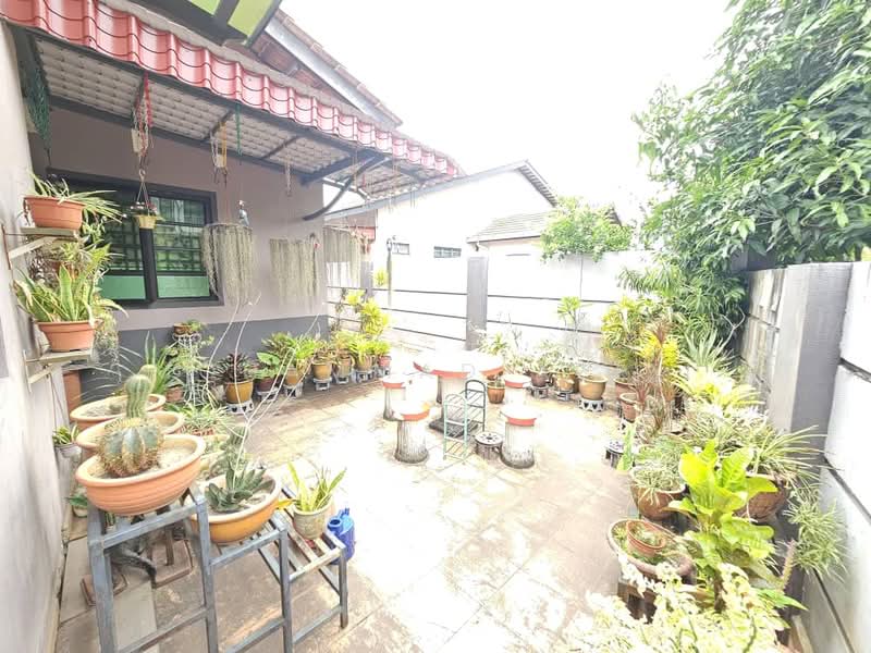 Semi-Detached House for Sale in Astana Permai (Kuantan) - Mohammad Azizi - Garden - PropertyGuru.com.my