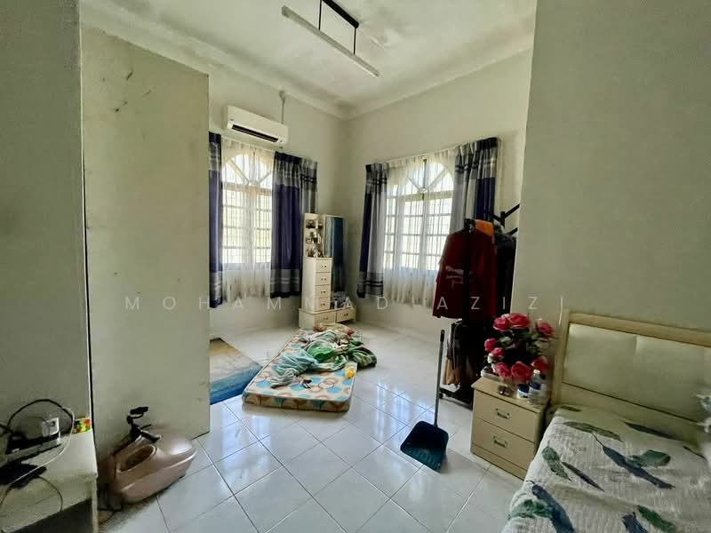 Bungalow for Sale in Kampung Air (Cukai) - Mohammad Azizi - Bedroom - PropertyGuru.com.my