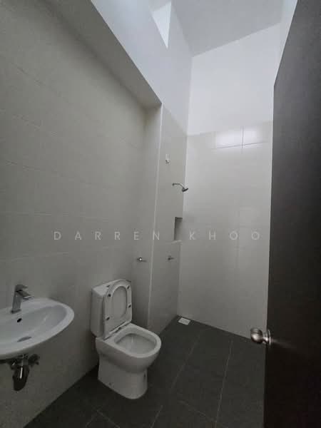 Cluster House for Sale in Eco Botanic (Iskandar Puteri (Nusajaya)) - Darren Khoo - Bathroom - PropertyGuru.com.my