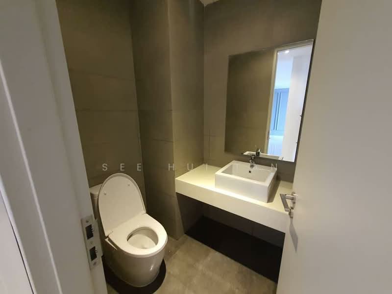Condominium for Sale at Vivo Residential Suites - See Hui Tan - Bathroom - PropertyGuru.com.my