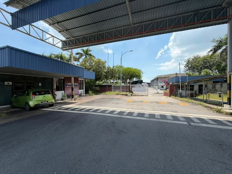 Warehouse for Rent in Kawasan Perindustrian Tangga Batu (Tangga Batu) - Vinc Pheng - Exterior - PropertyGuru.com.my