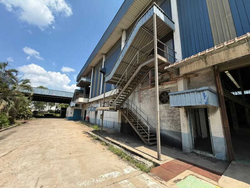 Warehouse for Rent in Kawasan Perindustrian Tangga Batu (Tangga Batu) - Vinc Pheng - Exterior - PropertyGuru.com.my