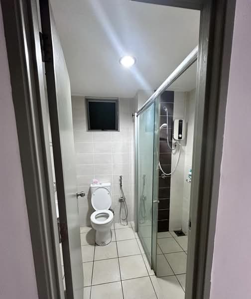 Service Residence for Sale at Park @ One South - Janet Au - Bathroom - PropertyGuru.com.my