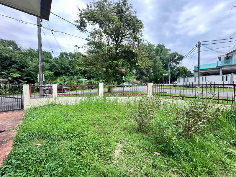 2-storey Terraced House for Sale in TAMAN PUCHONG UTAMA (Puchong) - Wendy Chin - Exterior - PropertyGuru.com.my