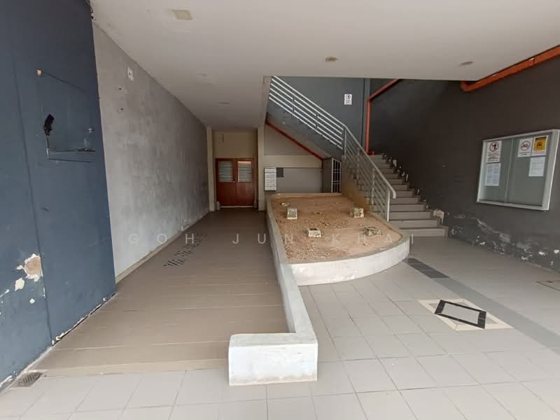 High Traffic Main Road Ground Floor End-Lot Shop @ Kota Laksamana Jaya untuk Untuk Disewa - RM 5,500 /bulan, Mac 2026 - Entrance - PropertyGuru.com.my