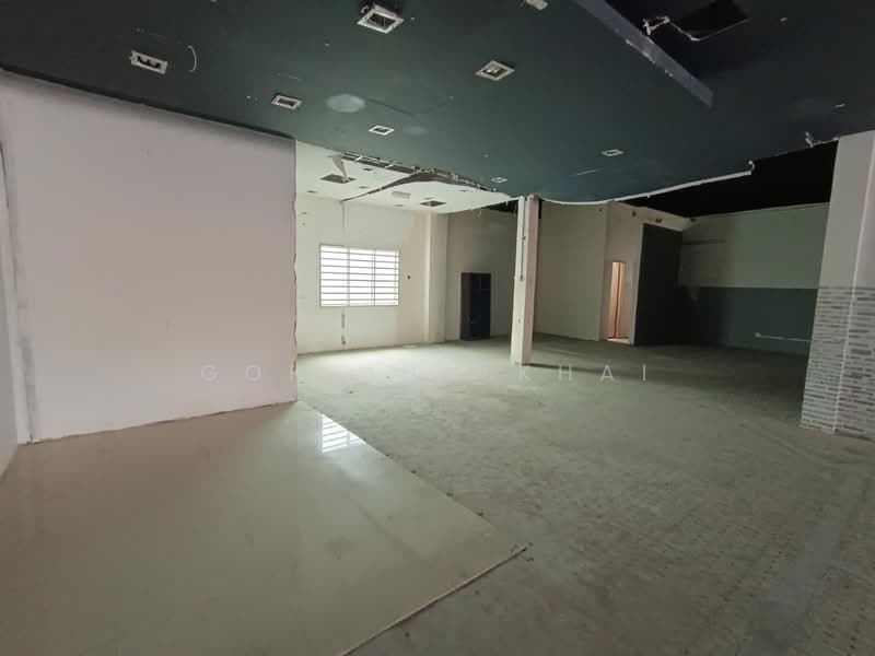 High Traffic Main Road Ground Floor End-Lot Shop @ Kota Laksamana Jaya untuk Untuk Disewa - RM 5,500 /bulan, Mac 2026 - Interior - PropertyGuru.com.my