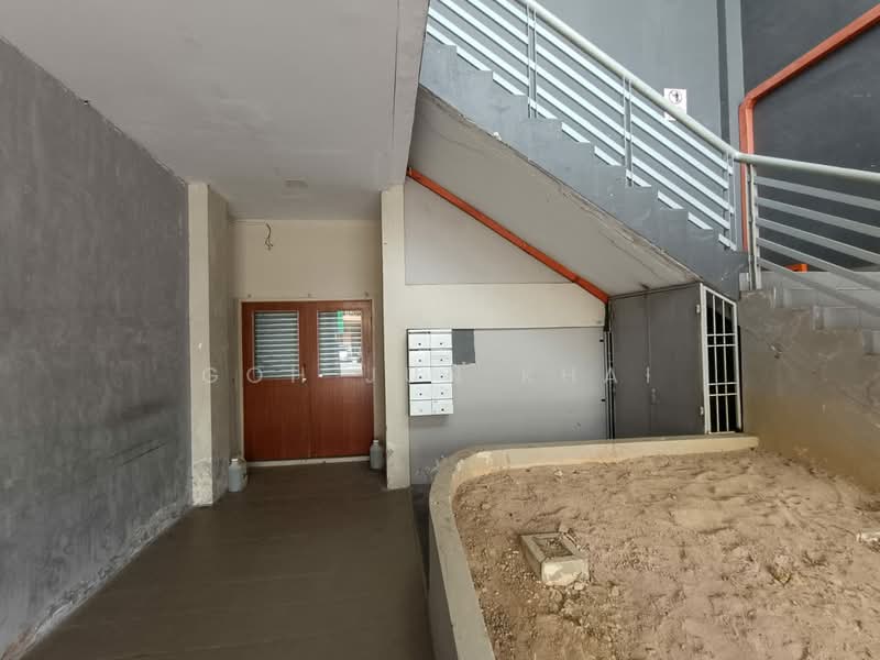 High Traffic Main Road Ground Floor End-Lot Shop @ Kota Laksamana Jaya untuk Untuk Disewa - RM 5,500 /bulan, Mac 2026 - Entrance - PropertyGuru.com.my