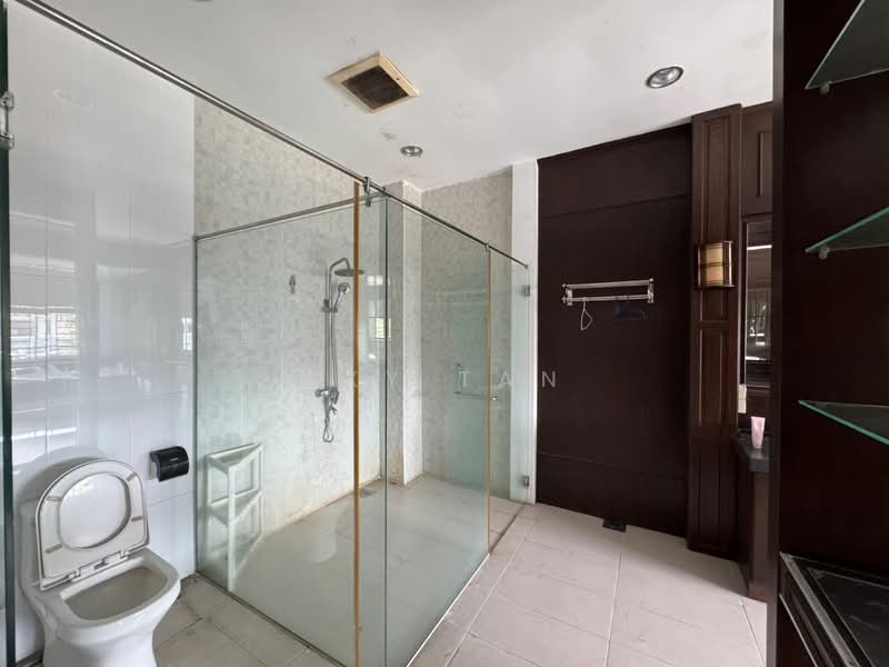 Taman Bukit Kempas untuk Untuk Dijual - RM 1,680,000, Mac 2026 - Bathroom - PropertyGuru.com.my