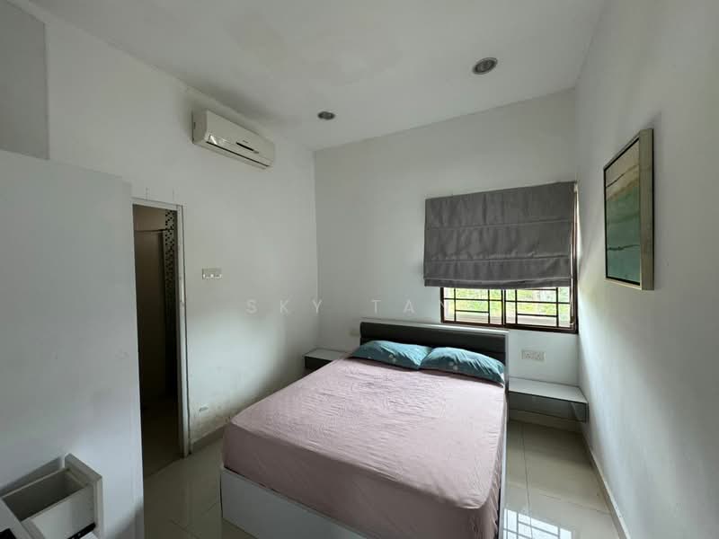 Taman Bukit Kempas untuk Untuk Dijual - RM 1,680,000, Mac 2026 - Bedroom - PropertyGuru.com.my