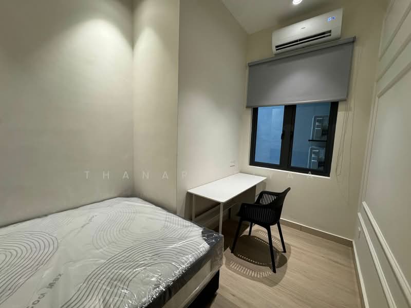 Apartment for Sale at D7 (D'Seven Lagoon Perdana) - Thanap Priyaa - Bedroom - PropertyGuru.com.my