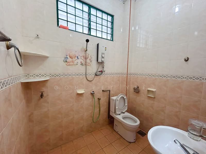 Taman Bukit Kepayang untuk Untuk Disewa - RM 1,800 /bulan, Mac 2026 - Bathroom - PropertyGuru.com.my