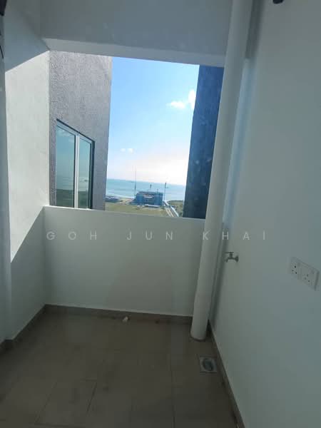 Service Residence for Sale at Amber Cove - Goh Jun Khai - Balcony - PropertyGuru.com.my