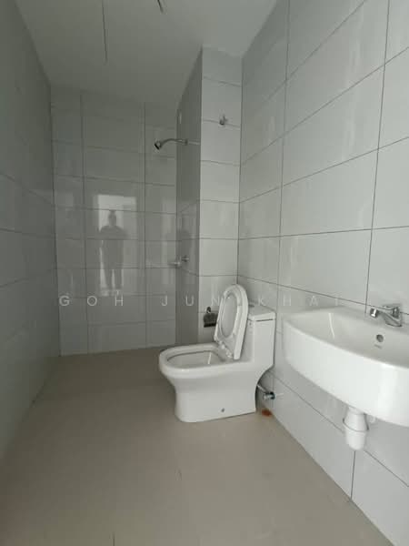 Service Residence for Sale at Amber Cove - Goh Jun Khai - Bathroom - PropertyGuru.com.my