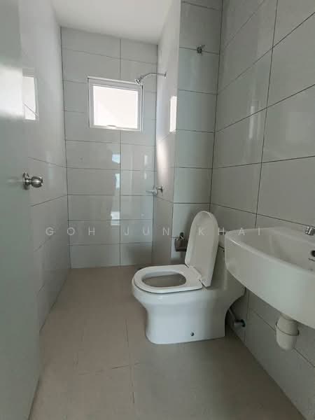 Service Residence for Sale at Amber Cove - Goh Jun Khai - Bathroom - PropertyGuru.com.my