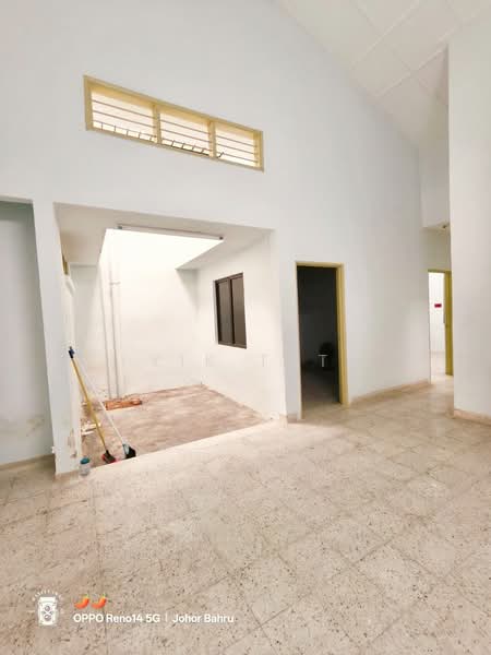 1-storey Terraced House for Sale in Taman Pelangi (Johor Bahru) - Yik Tat - Interior - PropertyGuru.com.my