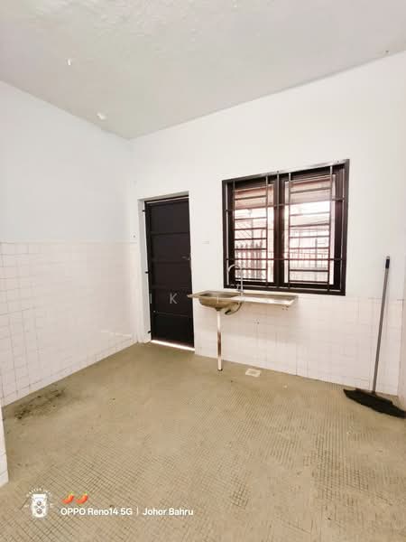 1-storey Terraced House for Sale in Taman Pelangi (Johor Bahru) - Yik Tat - Interior - PropertyGuru.com.my