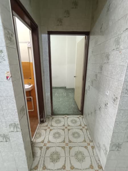 2-storey Terraced House for Sale in Taman Overseas Union (Taman Oug) (Jalan Klang Lama (Old Klang Road)) - Han . - Corridor - PropertyGuru.com.my