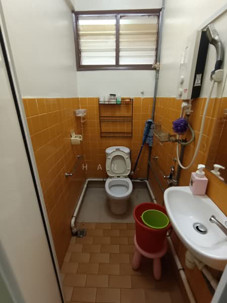 2-storey Terraced House for Sale in Taman Overseas Union (Taman Oug) (Jalan Klang Lama (Old Klang Road)) - Han . - Bathroom - PropertyGuru.com.my