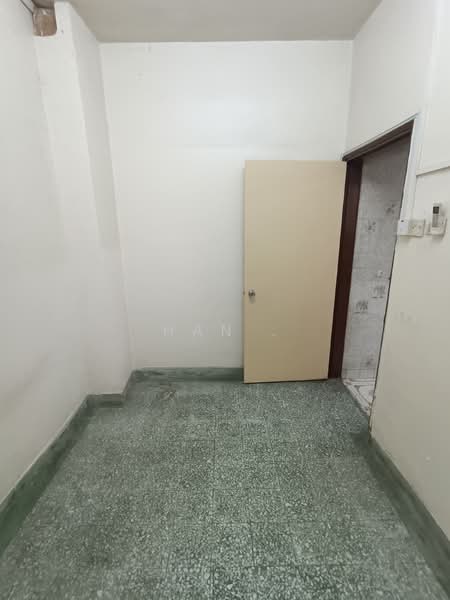 2-storey Terraced House for Sale in Taman Overseas Union (Taman Oug) (Jalan Klang Lama (Old Klang Road)) - Han . - PropertyGuru.com.my