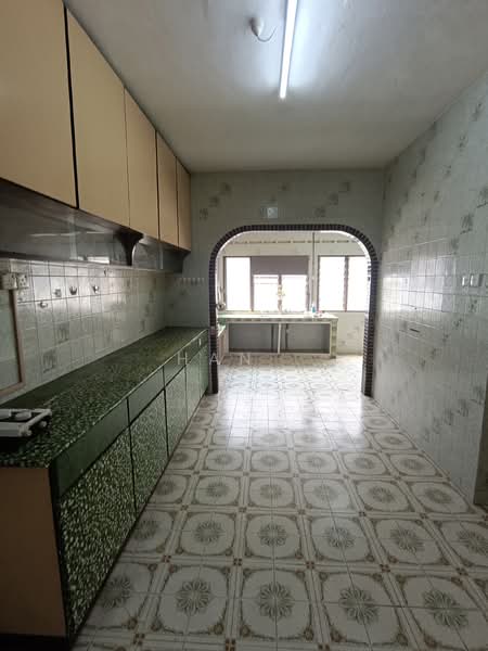 2-storey Terraced House for Sale in Taman Overseas Union (Taman Oug) (Jalan Klang Lama (Old Klang Road)) - Han . - Kitchen - PropertyGuru.com.my