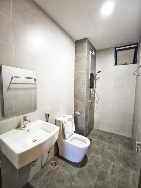 Twin Tower Residence untuk Untuk Disewa - RM 3,600 /bulan, Mac 2026 - Bathroom - PropertyGuru.com.my