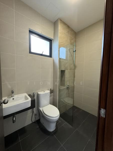 Semi-Detached House for Rent in Telok Panglima Garang (Selangor) - Fiona Lee - Bathroom - PropertyGuru.com.my