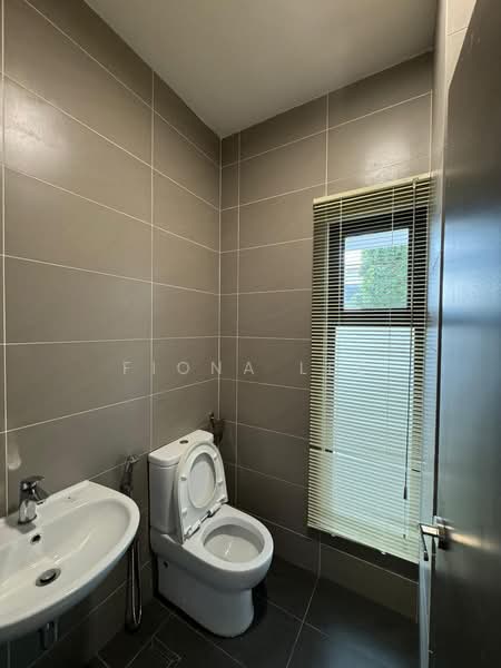Semi-Detached House for Rent in Telok Panglima Garang (Selangor) - Fiona Lee - Bathroom - PropertyGuru.com.my