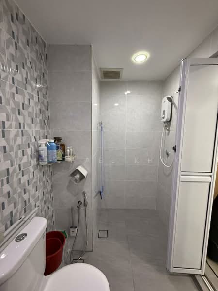 Pejabat untuk Disewa di Taman Bukit Jambul (Bukit Jambul) - Michael Khng - Bathroom - PropertyGuru.com.my
