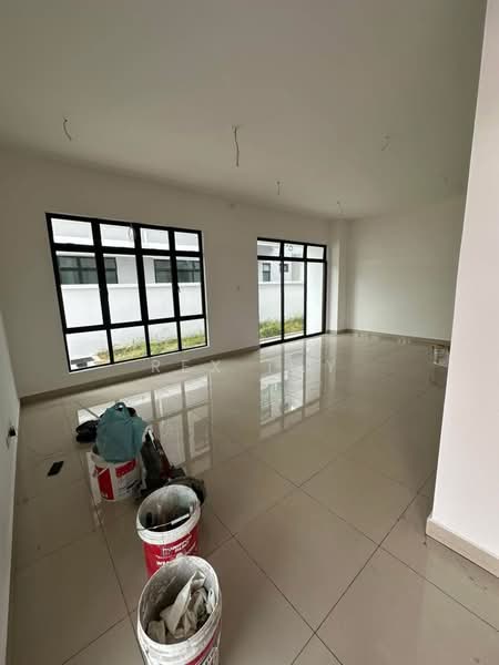Cluster House for Sale in Taman Mount Austin (Tebrau) - Rex Tay - Living Room - PropertyGuru.com.my