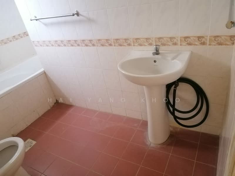 Parkview Towers untuk Untuk Disewa - RM 1,400 /bulan, Mac 2026 - Bathroom - PropertyGuru.com.my