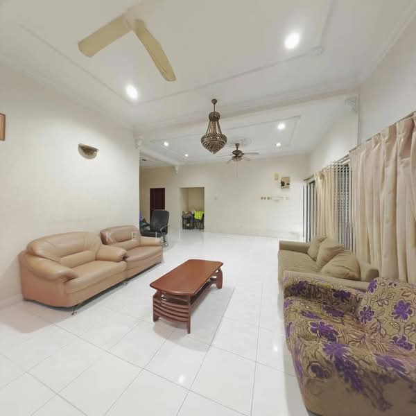 1-storey Terraced House for Sale in Kepong Baru (Kepong) - Kelly Lai - Living Room - PropertyGuru.com.my