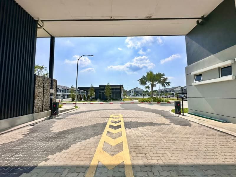 Sungai Buloh untuk Untuk Dijual - RM 790,000, Mac 2026 - Entrance - PropertyGuru.com.my