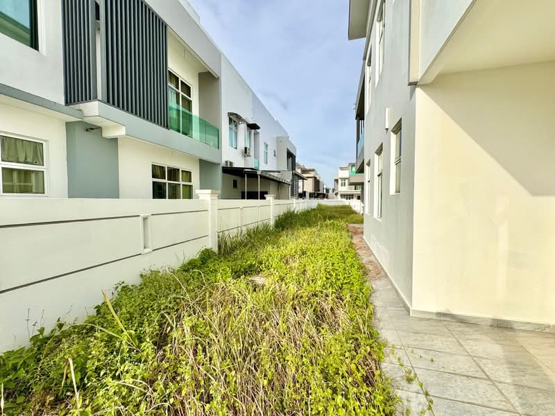 Semi-Detached House for Sale in Taman Mutiara Rini (Skudai) - Jack Wong - Exterior - PropertyGuru.com.my