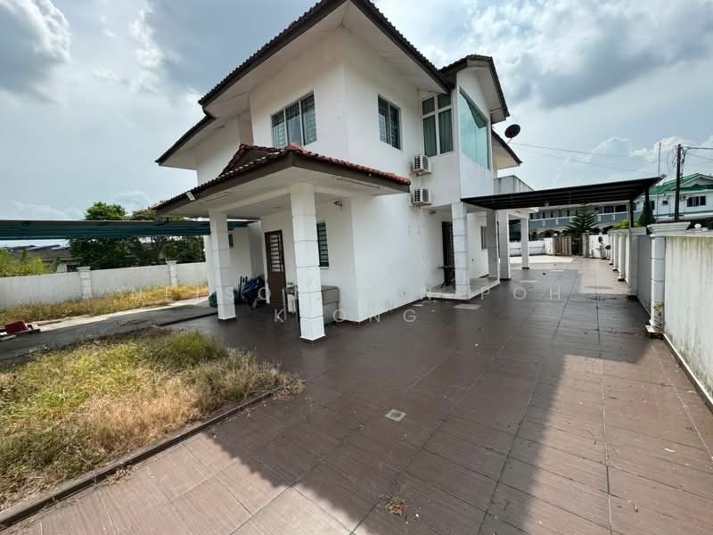 Taman Bukit Kempas untuk Untuk Dijual - RM 1,680,000, Mac 2026 - Exterior - PropertyGuru.com.my