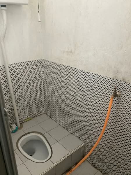 Taman Selasih untuk Untuk Dijual - RM 200,000, Mac 2026 - Bathroom - PropertyGuru.com.my