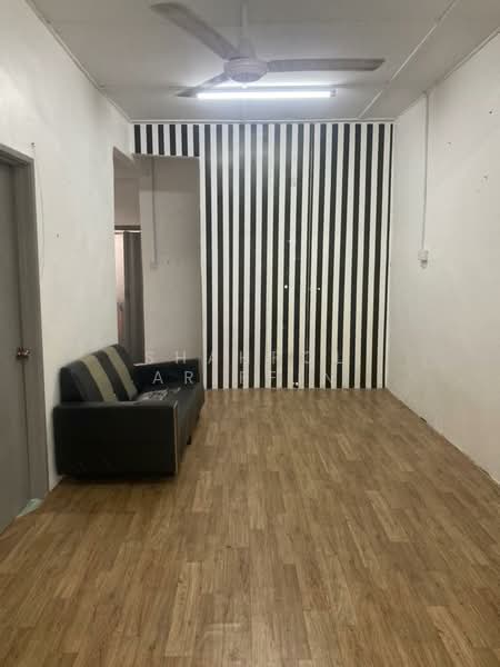 Taman Selasih untuk Untuk Dijual - RM 200,000, Mac 2026 - Living Room - PropertyGuru.com.my