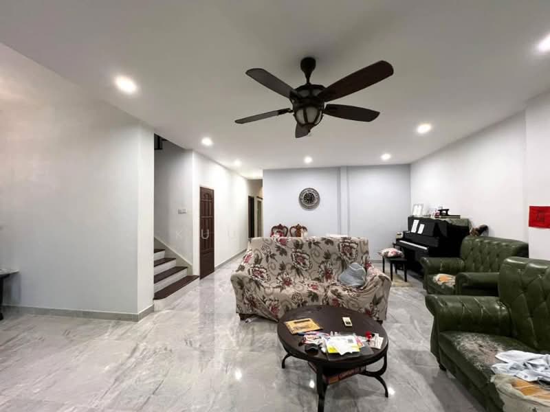 Semi-Detached House for Sale in Taman Pelangi Indah (Ulu Tiram) - Kuu Chin - Living Room - PropertyGuru.com.my