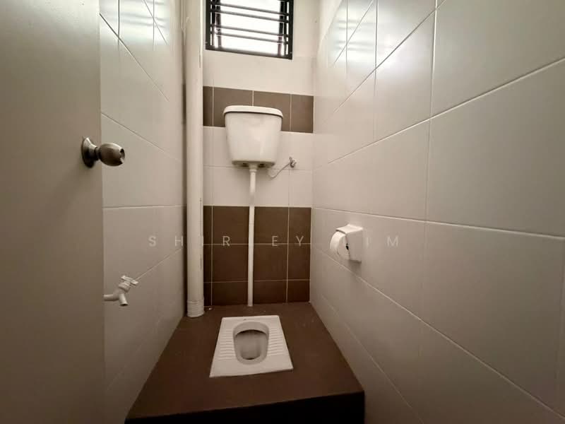 Kedai untuk Disewa di Setia Tropika (Johor Bahru) - Shirley Lim - Bathroom - PropertyGuru.com.my