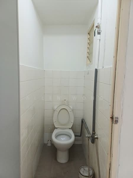1-storey Terraced House for Rent in Seksyen 17 (Petaling Jaya) - Allen Wong - Common Washroom - PropertyGuru.com.my