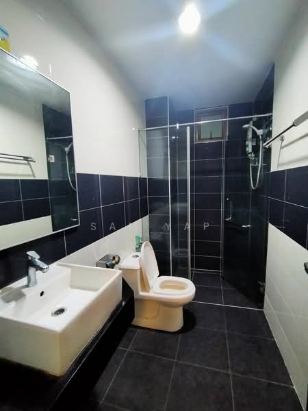 Service Residence for Rent at D'Inspire Residence (Inspira Bestari) - Sam Yap - Bathroom - PropertyGuru.com.my