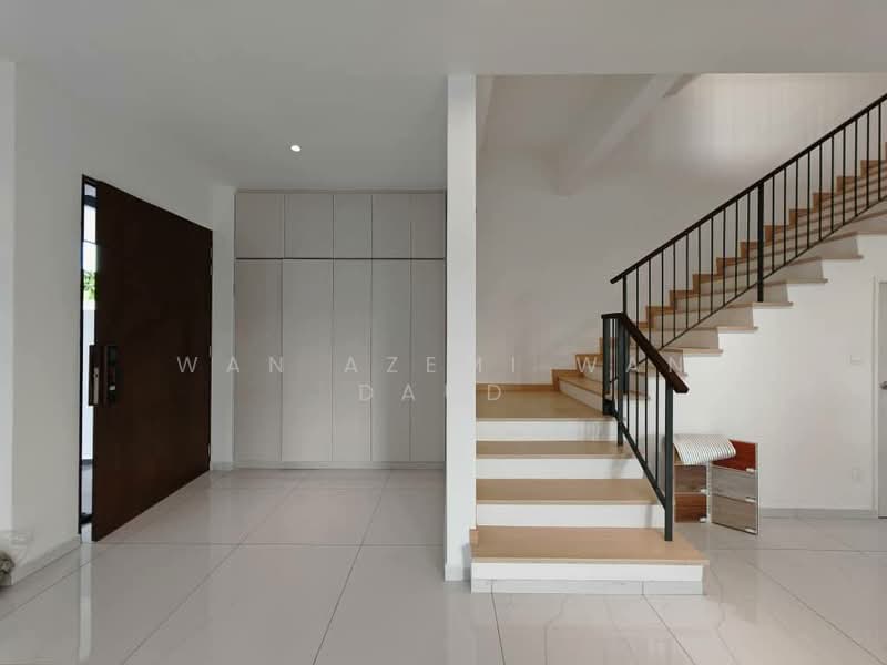 Bandar Baru Sungai Long untuk Untuk Dijual - RM 1,980,000, Mac 2026 - Entrance - PropertyGuru.com.my